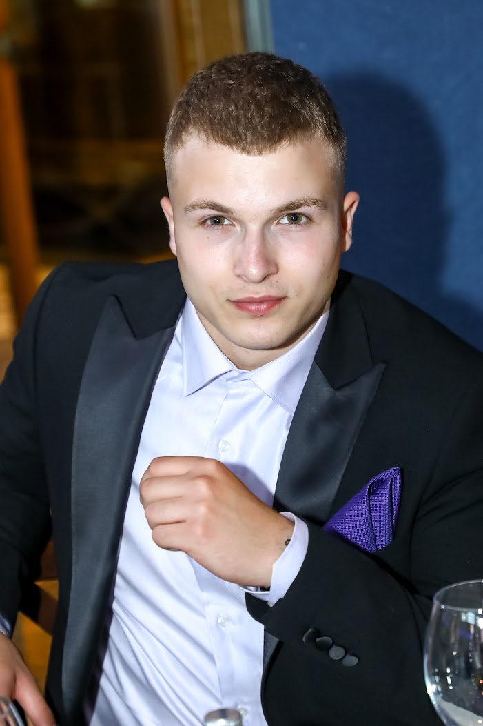 Валентин Петров